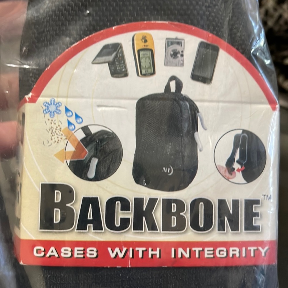 Nite Ize, case. Black.